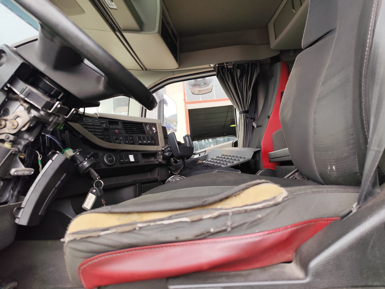 VOLVO FH 13.540 - Грузовик бортовой/ Платформа: фото 3 VOLVO FH 13.540 - Грузовик бортовой/ Платформа: фото 3