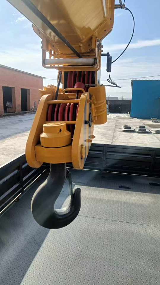 Новый Автоманипулятор HOWO 6х4 с КМУ XCMG XCMG SQS300RU-5 г/п 12 т: фото 11