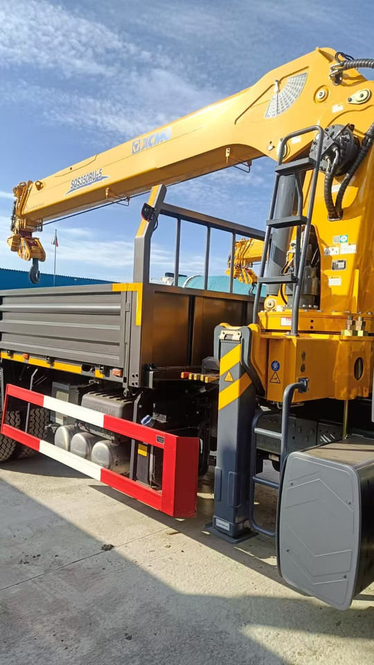 Новый Автоманипулятор HOWO 6х4 с КМУ XCMG XCMG SQS300RU-5 г/п 12 т: фото 6