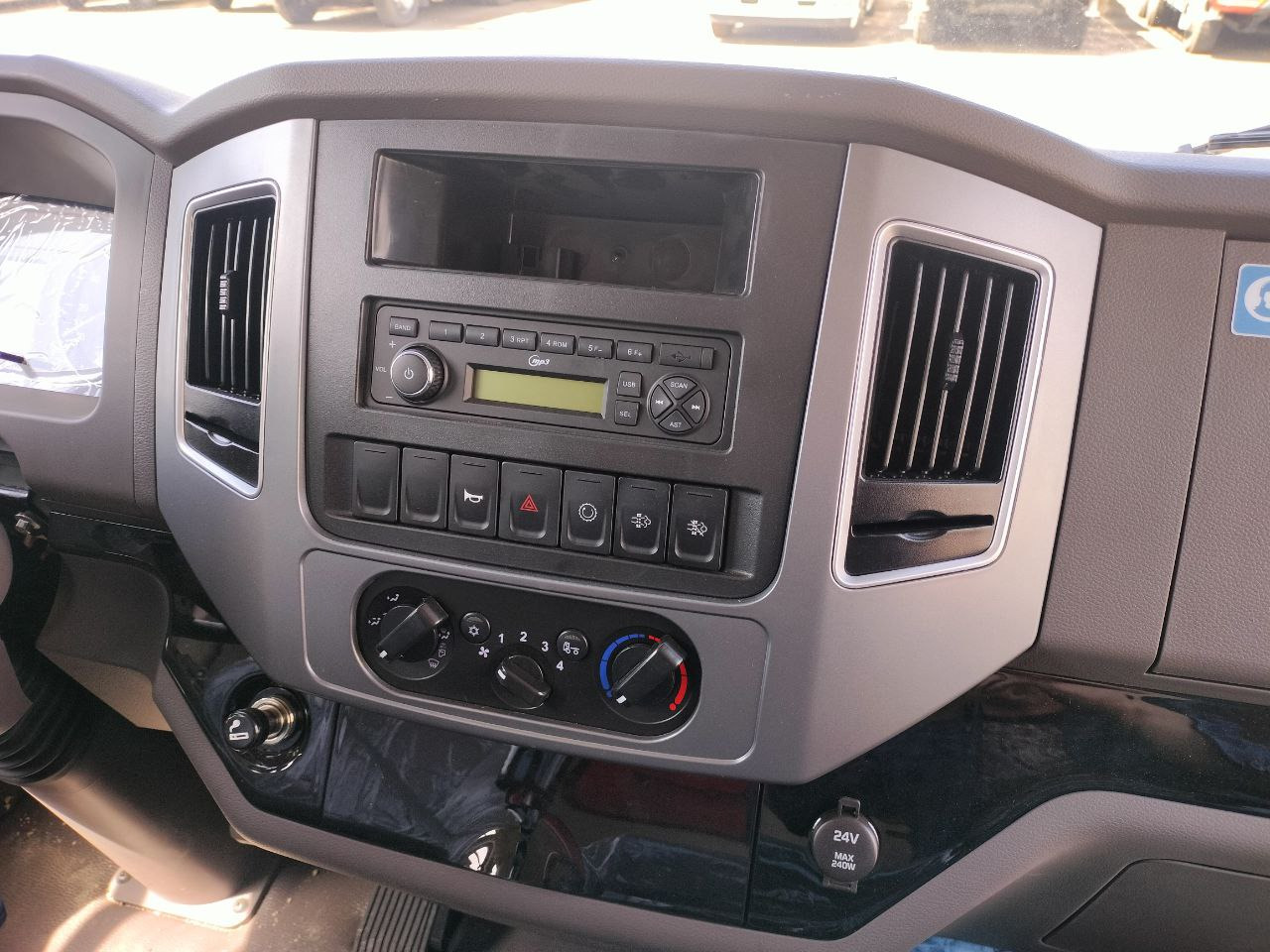 Новый Самосвал HYUNDAI с передним подъемником: фото 23