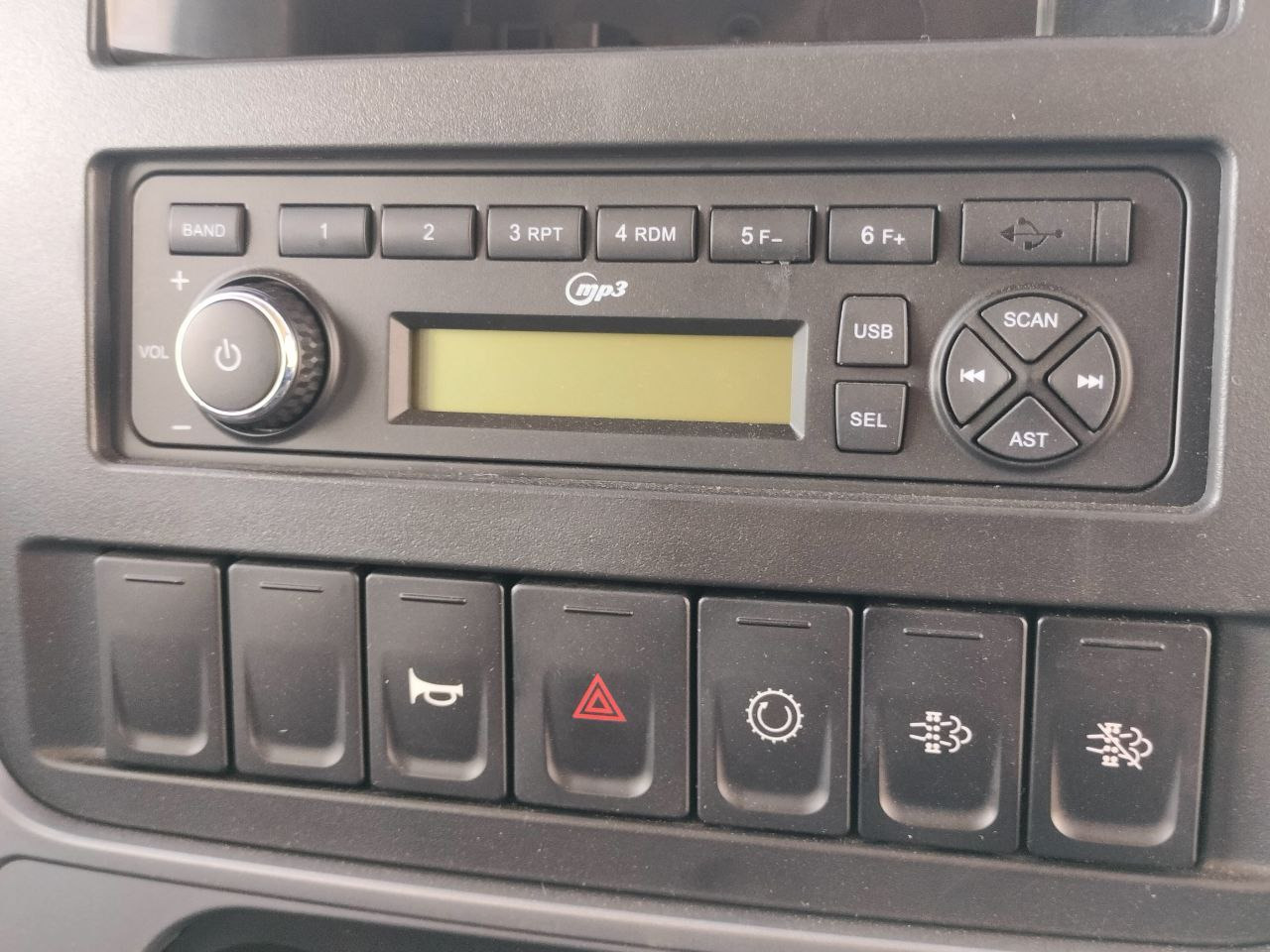 Новый Самосвал HYUNDAI с передним подъемником: фото 15