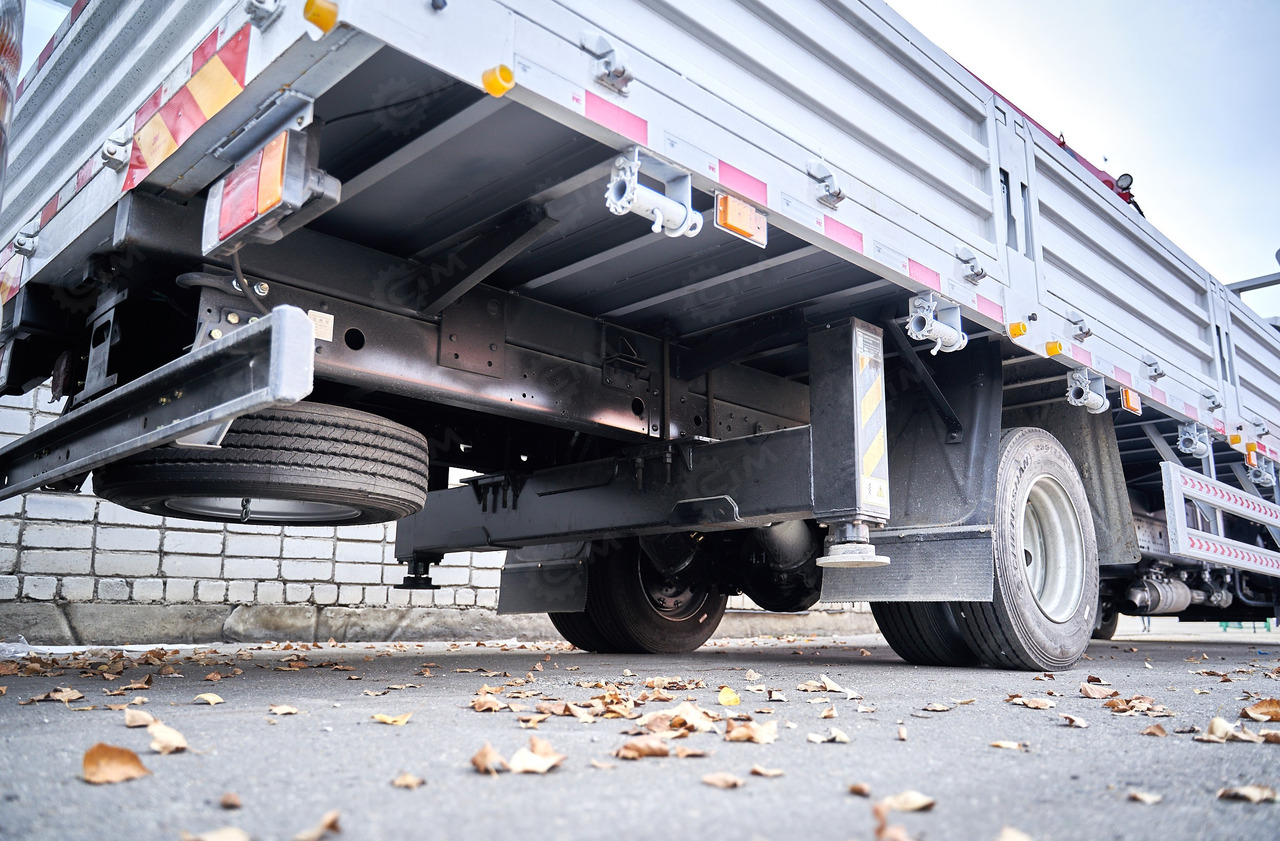 Новый Грузовик бортовой/ Платформа, Автоманипулятор ISUZU ELF с КМУ UNIC URV505 г/п 5 т: фото 15