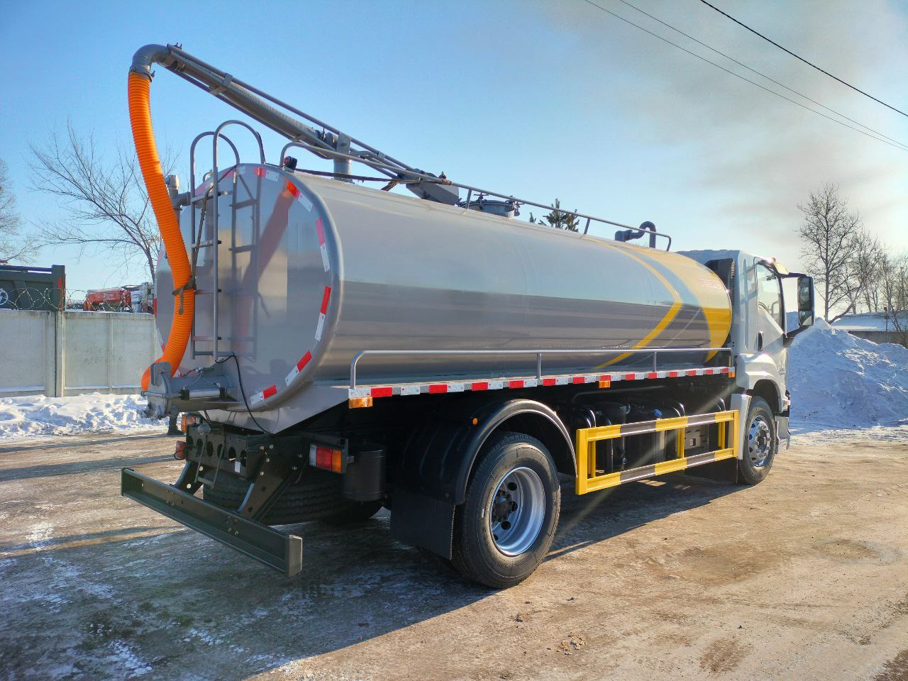 Новый Ассенизатор ISUZU GIGA бочка 15 м3: фото 20