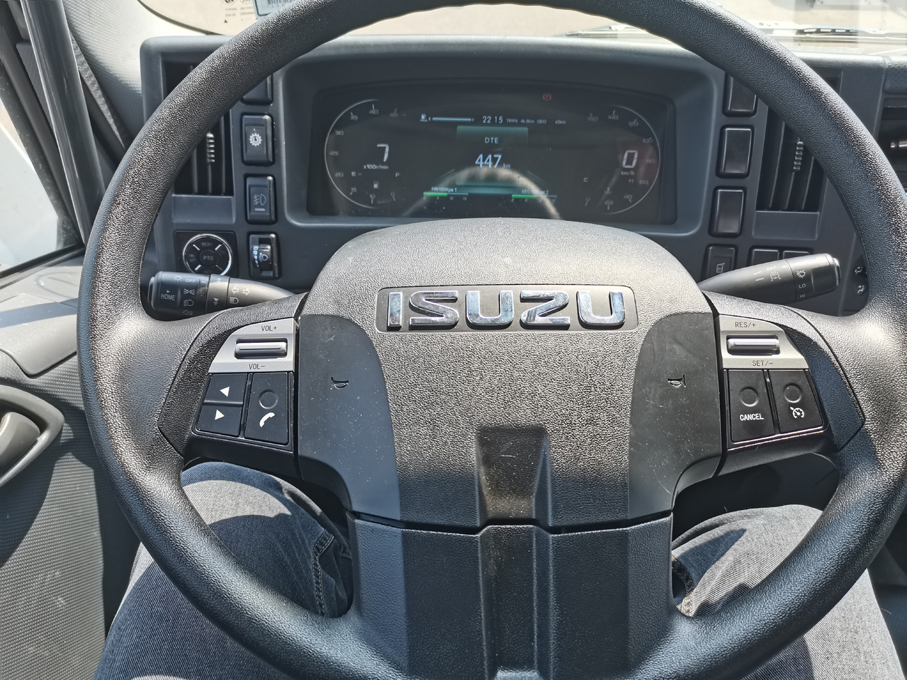 Новый Грузовик бортовой/ Платформа, Автоманипулятор ISUZU GIGA с КМУ 8 т: фото 15
