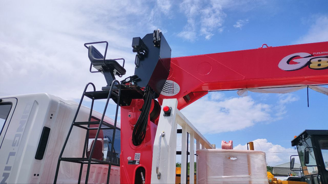 Новый Грузовик бортовой/ Платформа, Автоманипулятор ISUZU GIGA с КМУ UNIC URV806 г/п 8 т: фото 14