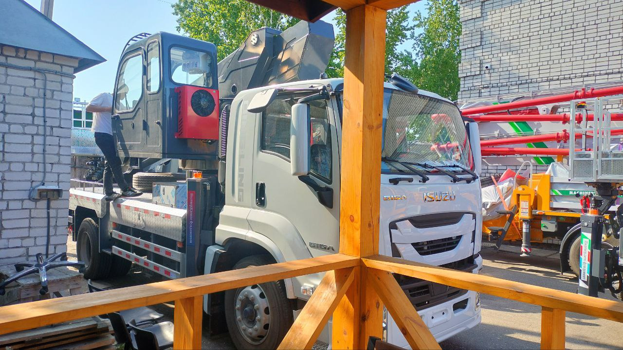 Новый Грузовик с подъемником ISUZU автовышка 45 м: фото 18