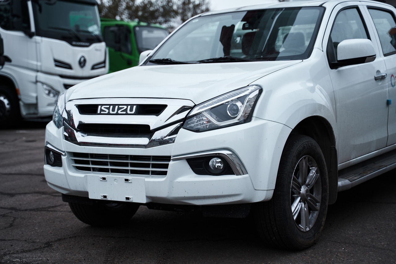 ISUZU автовышка пикап 13,5 м - Легковой автомобиль: фото 4 ISUZU автовышка пикап 13,5 м - Легковой автомобиль: фото 4