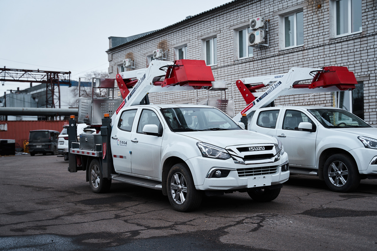 ISUZU автовышка пикап 13,5 м - Легковой автомобиль: фото 2 ISUZU автовышка пикап 13,5 м - Легковой автомобиль: фото 2