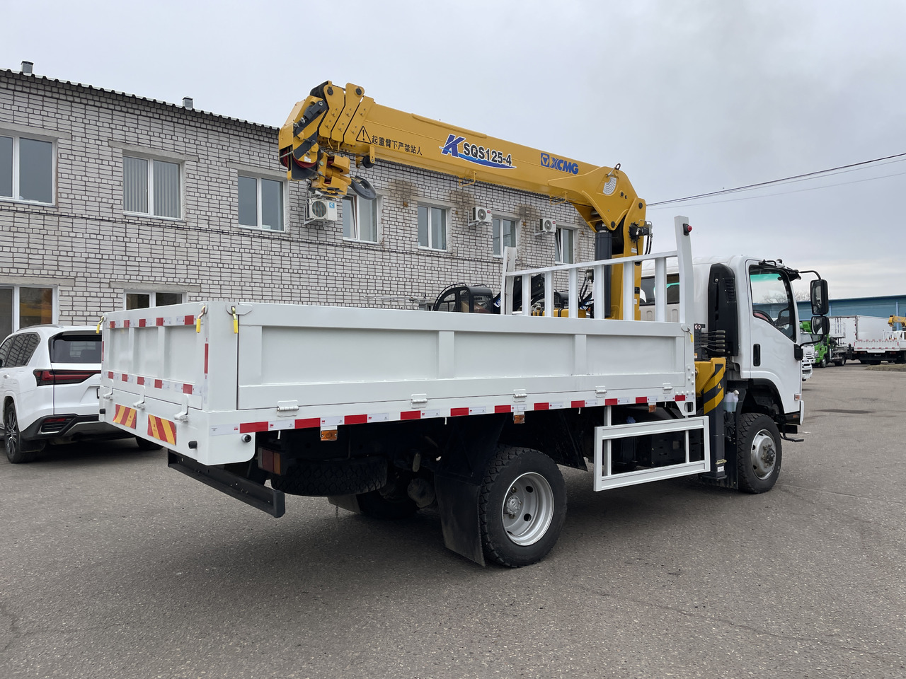 ISUZU c КМУ XCMG SQS125 - Грузовик бортовой/ Платформа, Автоманипулятор: фото 5 ISUZU c КМУ XCMG SQS125 - Грузовик бортовой/ Платформа, Автоманипулятор: фото 5