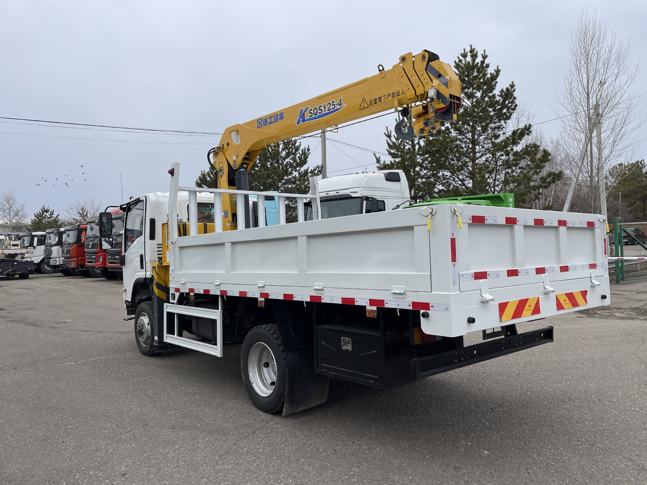 Новый Грузовик бортовой/ Платформа, Автоманипулятор ISUZU c КМУ XCMG SQS125: фото 7