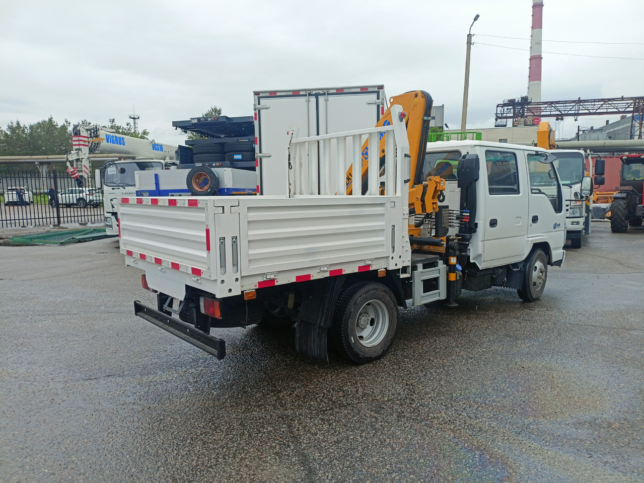 Новый Грузовик бортовой/ Платформа, Автоманипулятор ISUZU с КМУ XCMG KSQZ32-2 г/п 2 т: фото 17