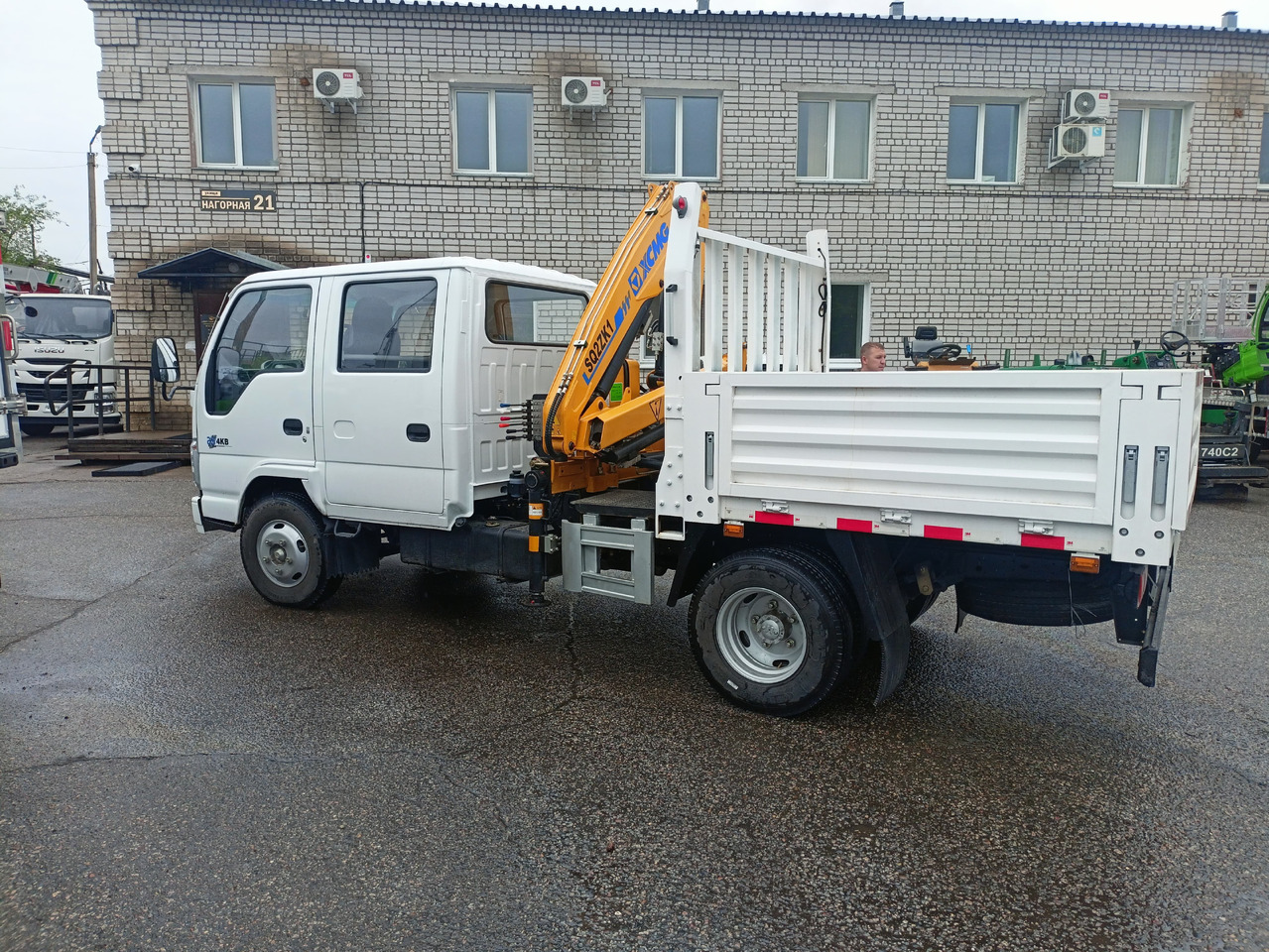 Новый Грузовик бортовой/ Платформа, Автоманипулятор ISUZU с КМУ XCMG KSQZ32-2 г/п 2 т: фото 19