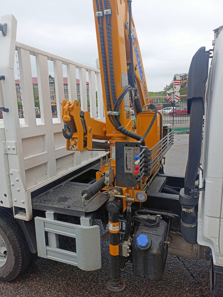 Новый Грузовик бортовой/ Платформа, Автоманипулятор ISUZU с КМУ XCMG KSQZ32-2 г/п 2 т: фото 14