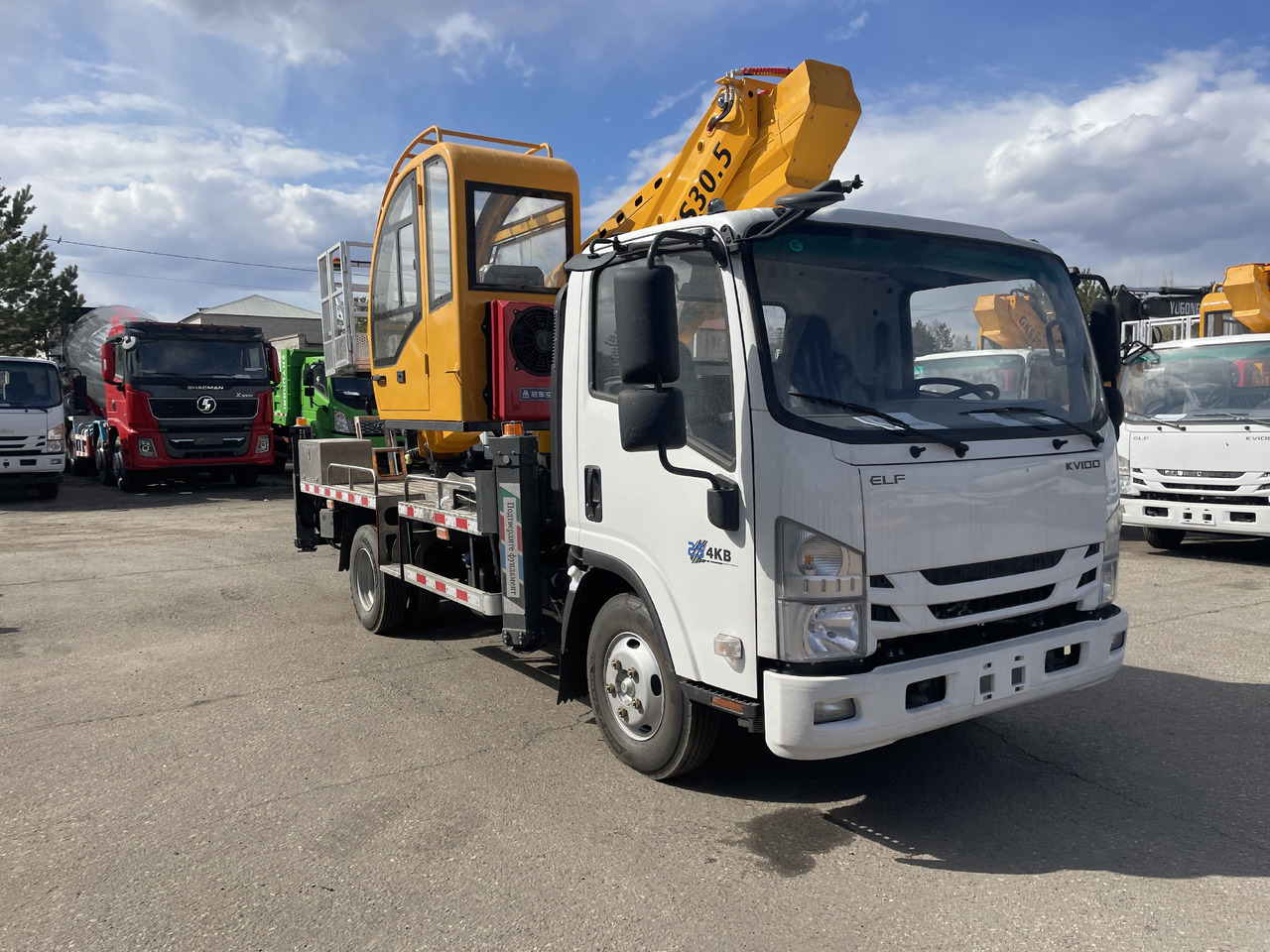 ISUZU высота подъема 30.5 м - Грузовик с подъемником: фото 1 ISUZU высота подъема 30.5 м - Грузовик с подъемником: фото 1