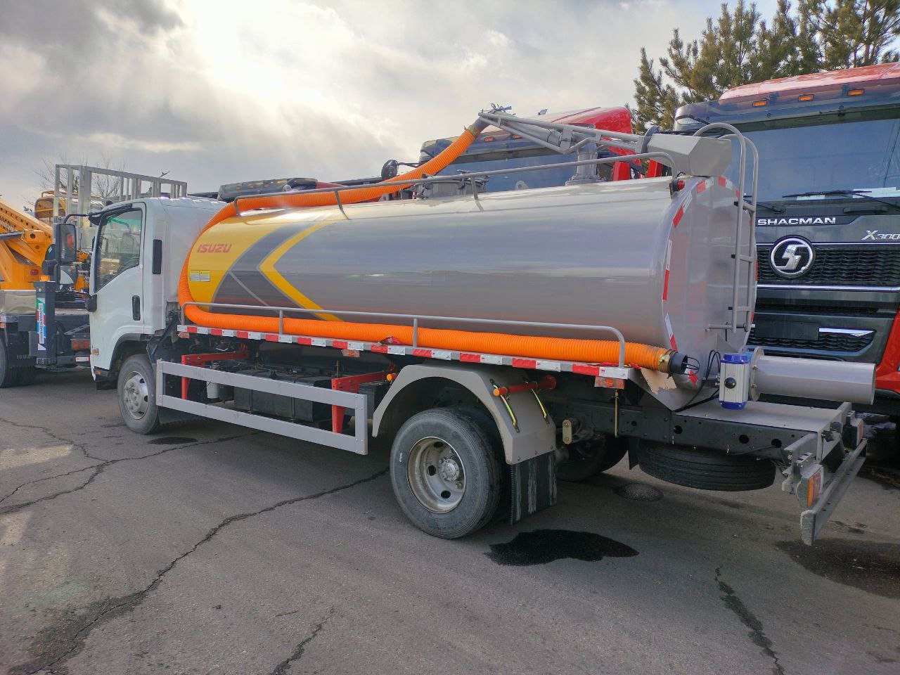 Isuzu 700P - Ассенизатор: фото 2 Isuzu 700P - Ассенизатор: фото 2