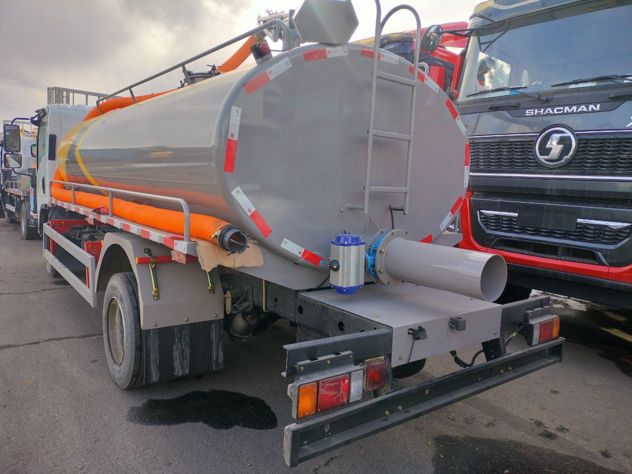 Isuzu 700P - Ассенизатор: фото 1 Isuzu 700P - Ассенизатор: фото 1