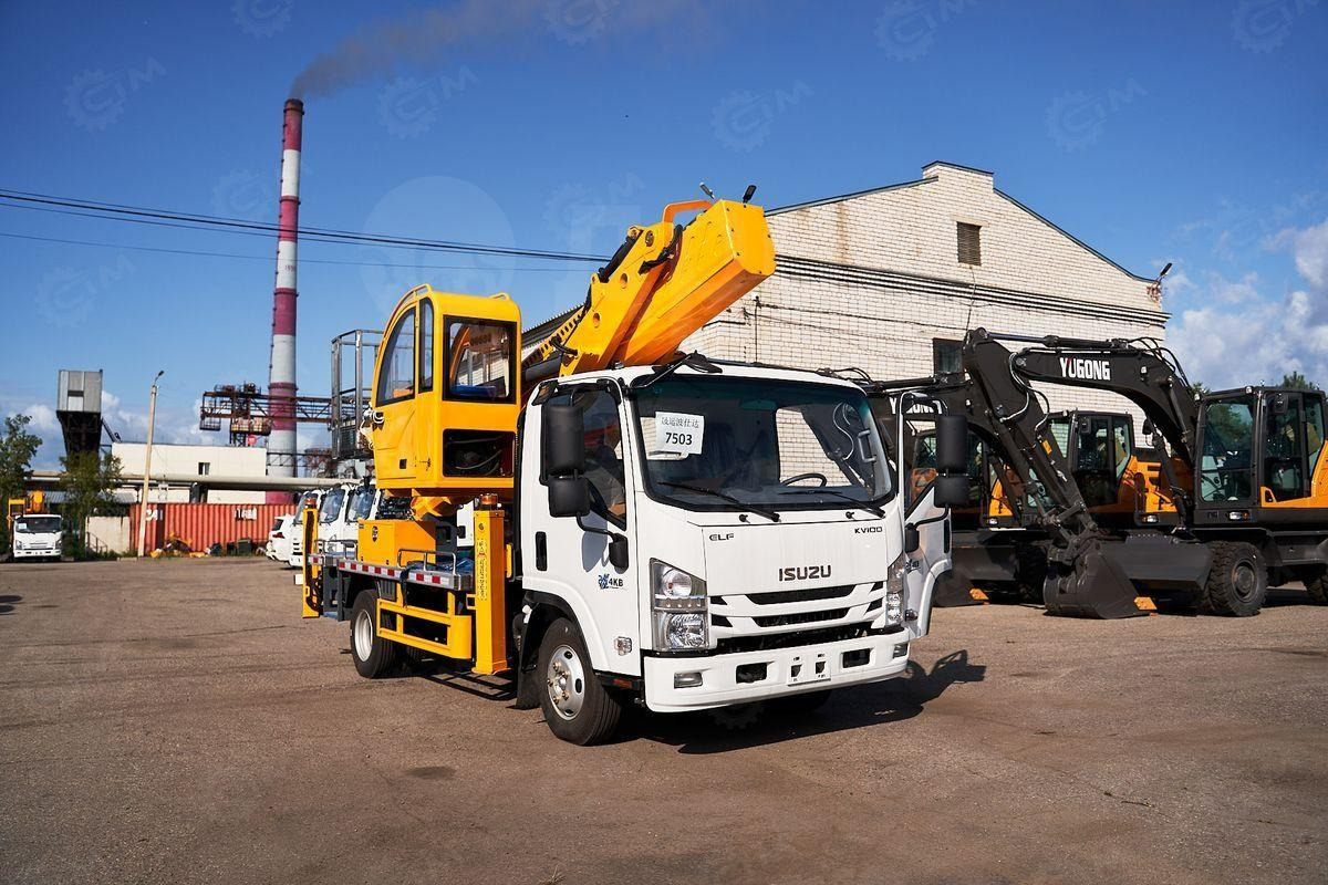 Новый Грузовик с подъемником Isuzu Elf: фото 9