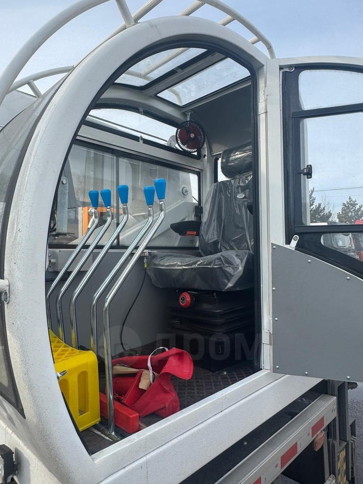 Новый Мобильный кран Isuzu Elf: фото 6
