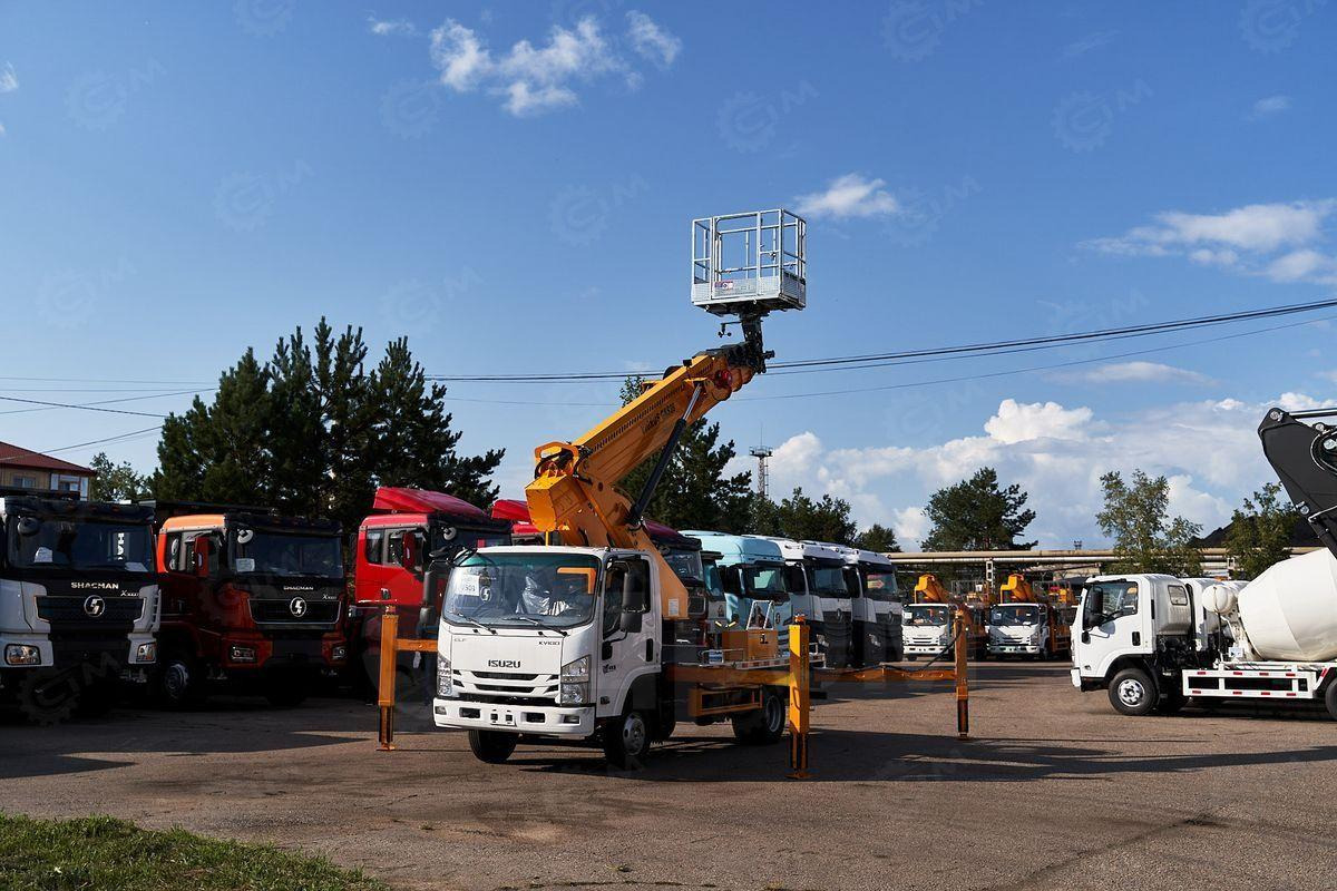 Новый Грузовик с подъемником Isuzu Elf: фото 11