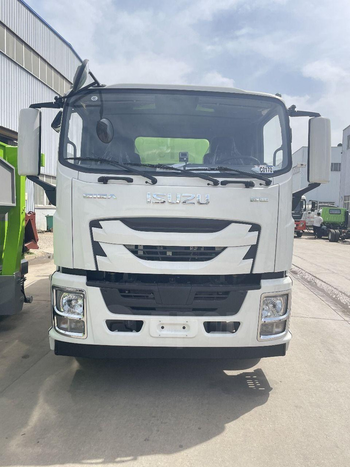 Новый Ассенизатор Isuzu Giga: фото 20