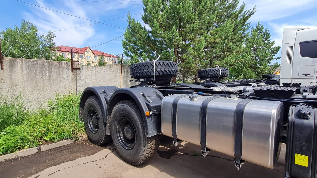 Новый Тягач SHACMAN X5000 6x6 односкатный: фото 6