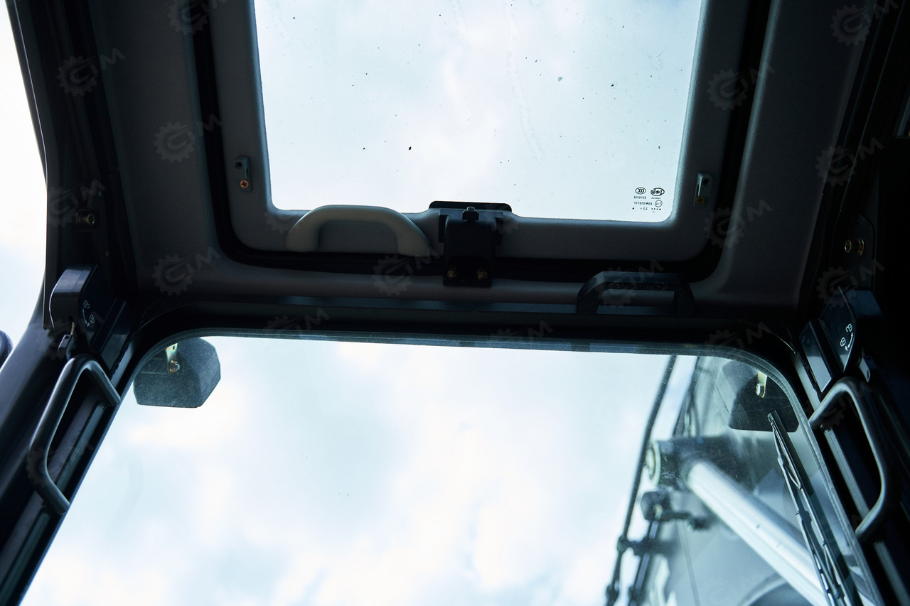 Новый Колёсный экскаватор YUGONG YG215: фото 17