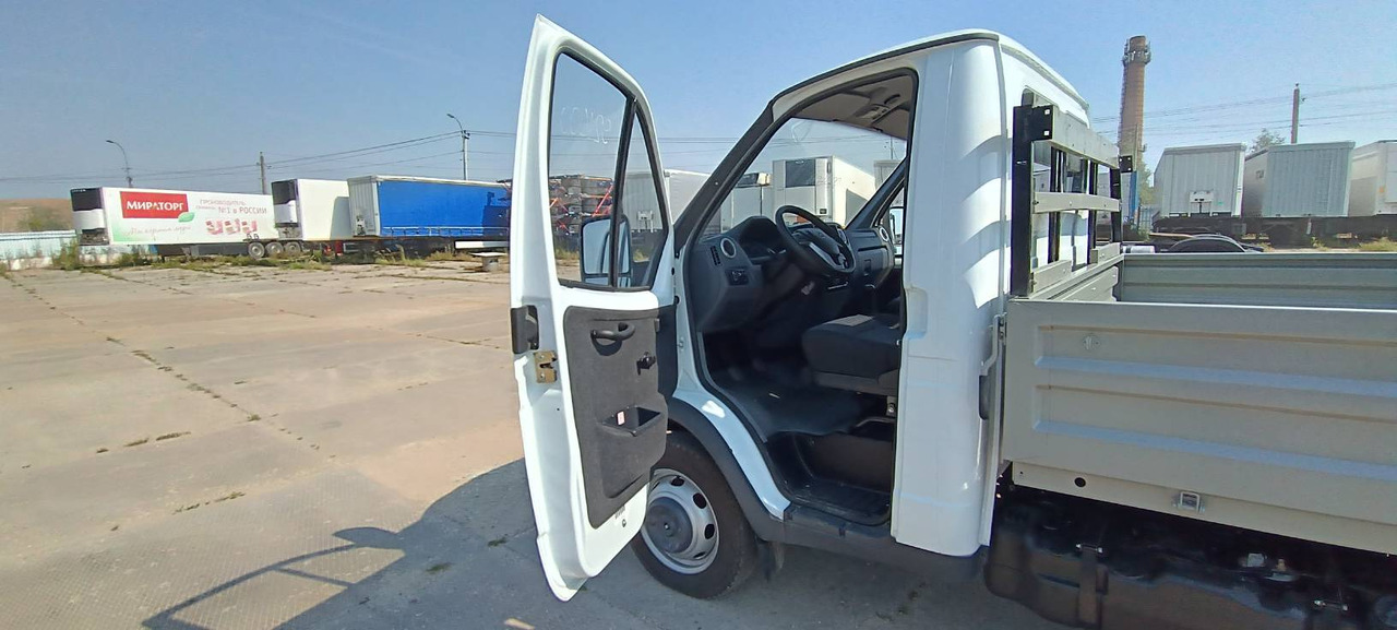 Новый Малотоннажный бортовой грузовик ГАЗ ГАЗ-33025-01750 бортовая платформа с каркасом и тентом: фото 10