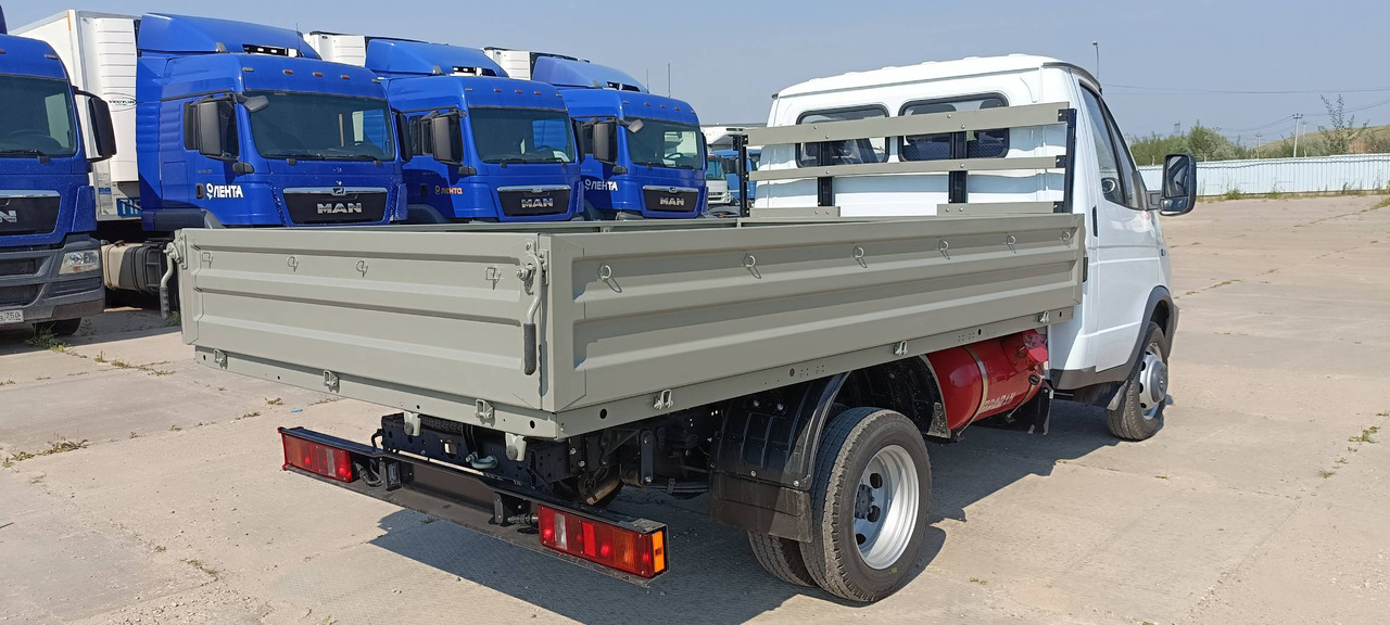 Новый Малотоннажный бортовой грузовик ГАЗ ГАЗ-33025-01750 бортовая платформа с каркасом и тентом: фото 7