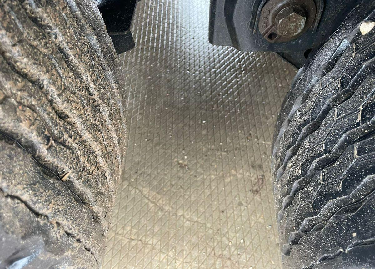 Тентованный полуприцеп Grunwald 9453-0000010-10: фото 16