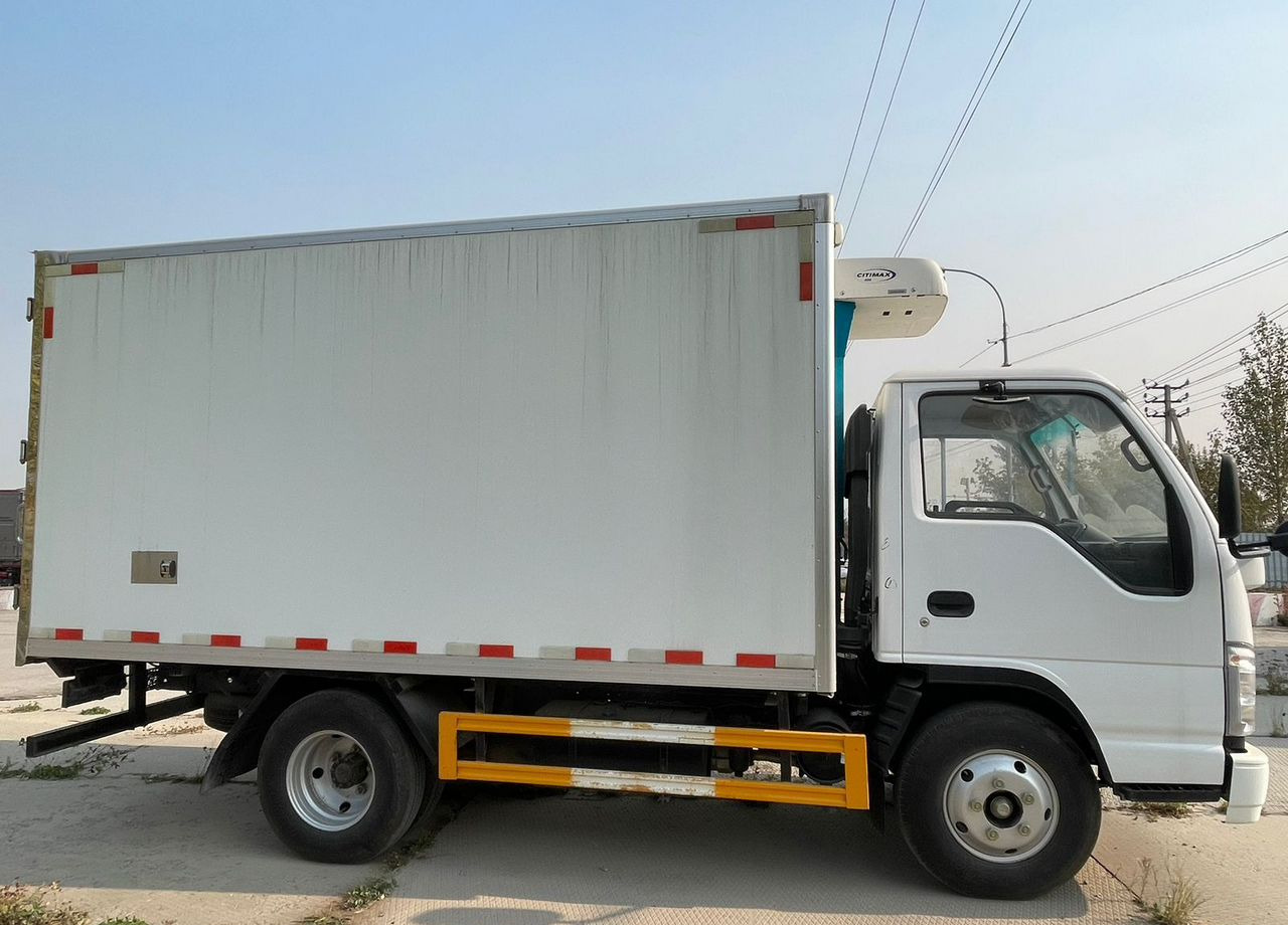 Isuzu Elf - Рефрижератор: фото 4 Isuzu Elf - Рефрижератор: фото 4