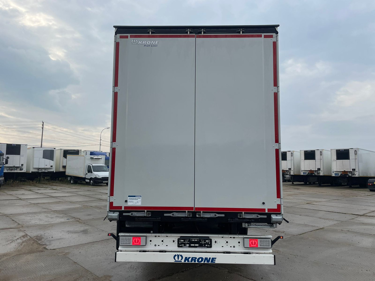 KRONE SD - Тентованный полуприцеп: фото 5 KRONE SD - Тентованный полуприцеп: фото 5
