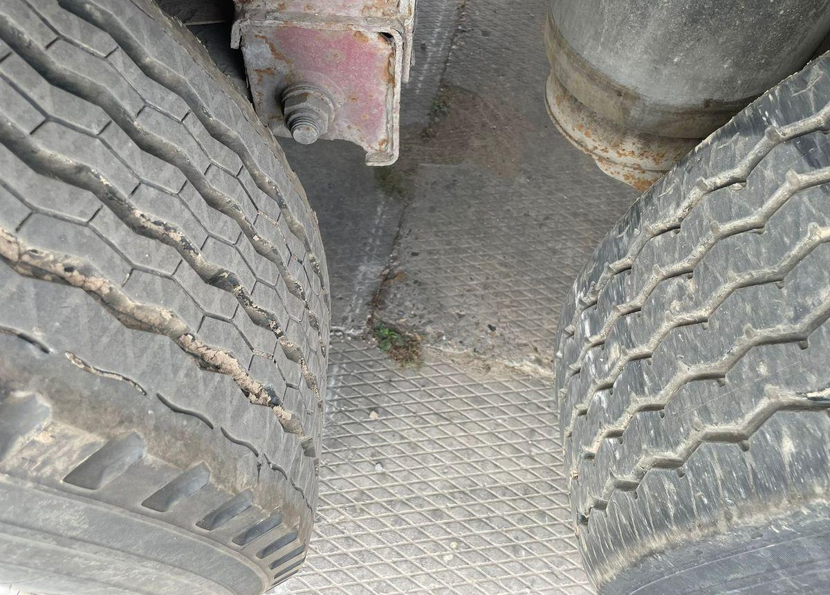 Полуприцеп бортовой/ Платформа Kogel SN24: фото 14 Полуприцеп бортовой/ Платформа Kogel SN24: фото 14