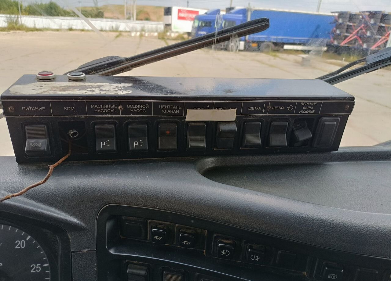 Коммунальная/ Специальная техника КАМАЗ КО-806: фото 12