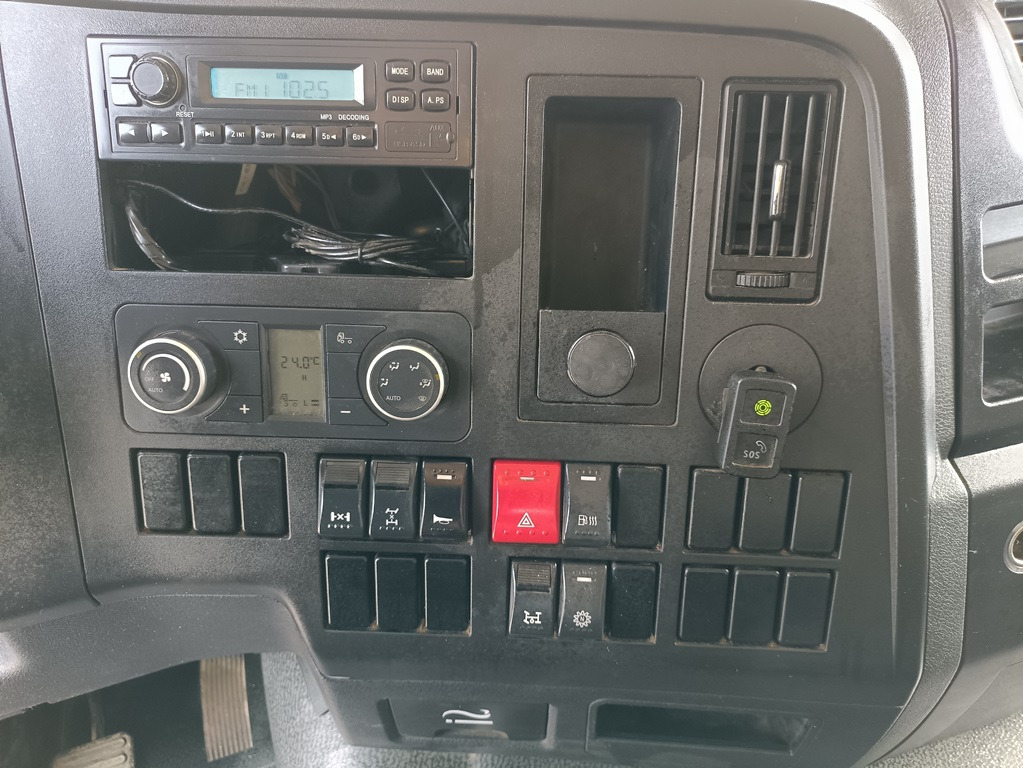 Самосвал SHACMAN SX33186W366C 8x4: фото 18 Самосвал SHACMAN SX33186W366C 8x4: фото 18