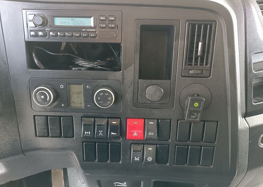 Самосвал Shacman X3000: фото 18