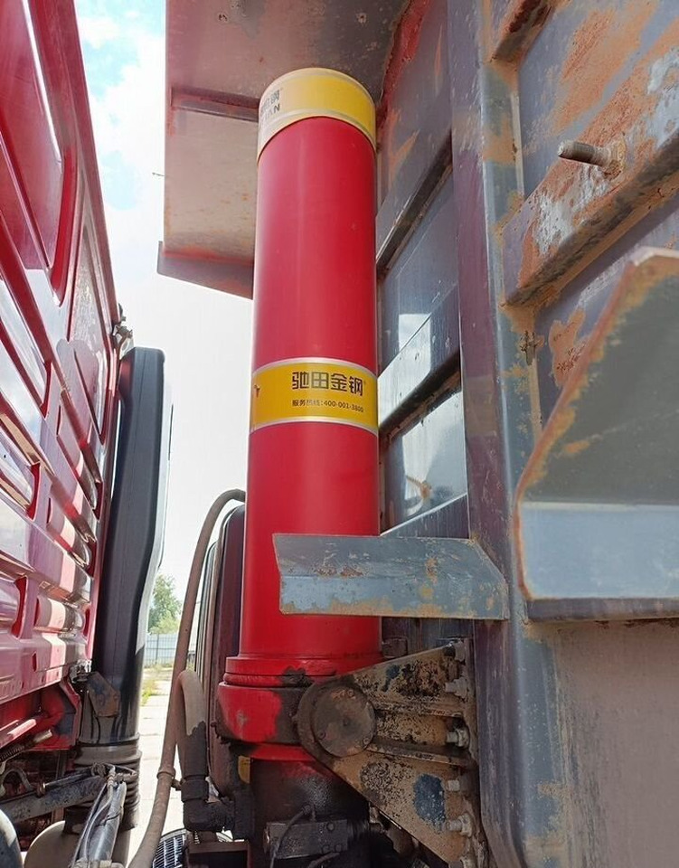 Самосвал Shacman X3000: фото 11