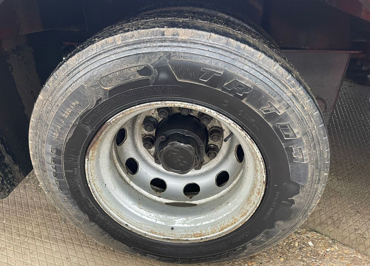 Низкорамный полуприцеп Specpricep 994272: фото 13 Низкорамный полуприцеп Specpricep 994272: фото 13