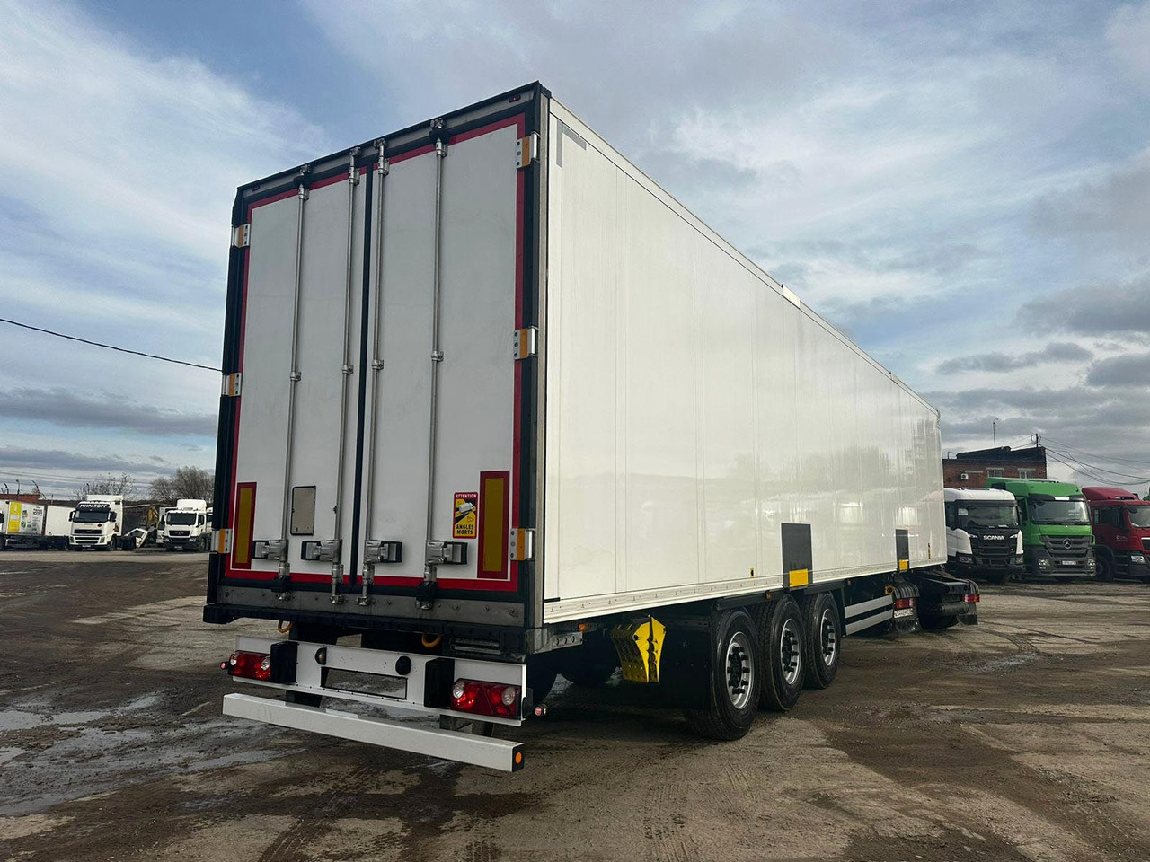 Полуприцеп-рефрижератор ТРАНСМАШСЕРВИС 937702 на шасси Schmitz Cargobull: фото 7