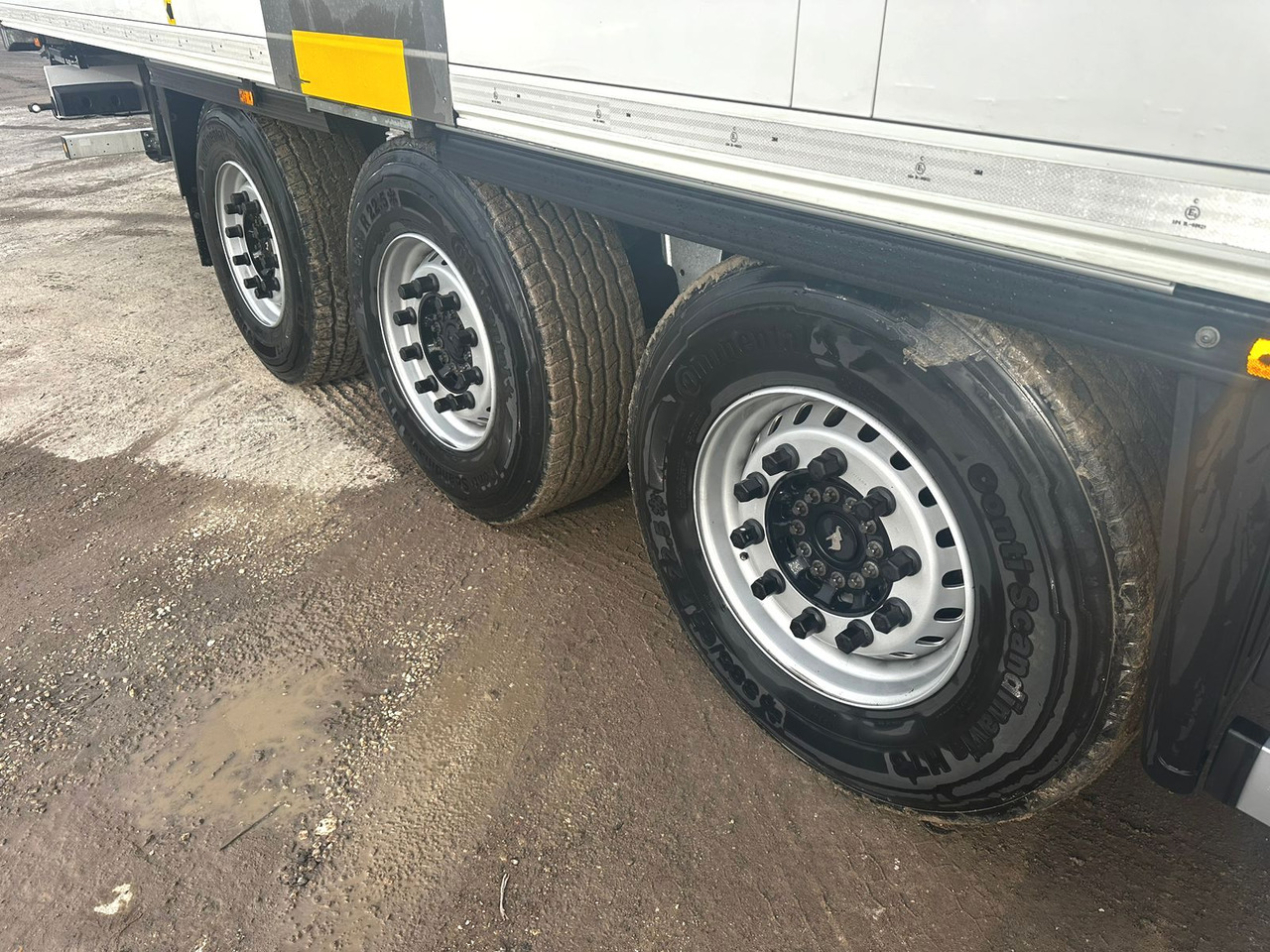 Полуприцеп-рефрижератор ТРАНСМАШСЕРВИС 937702 на шасси Schmitz Cargobull: фото 10
