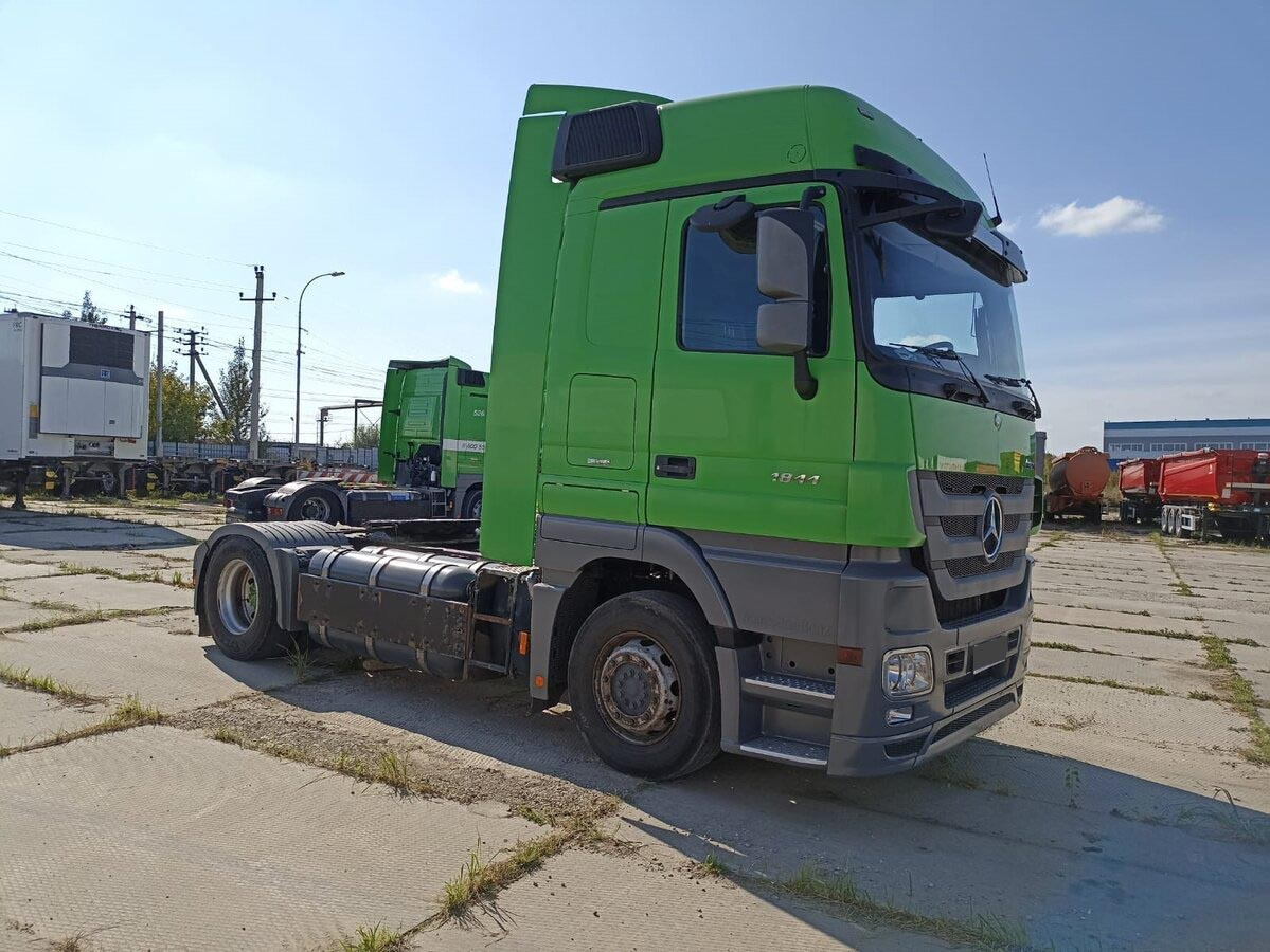 MERCEDES-BENZ АCТROS 1844 LS - Тягач: фото 1 MERCEDES-BENZ АCТROS 1844 LS - Тягач: фото 1