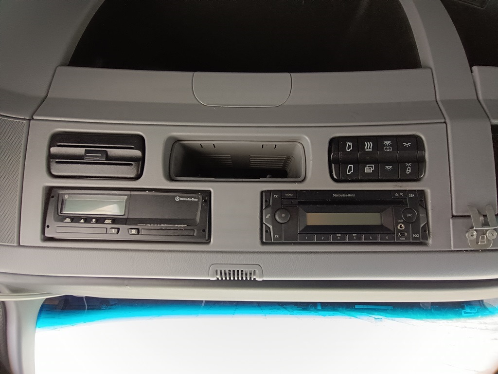 Тягач MERCEDES-BENZ Actros 1844 LS: фото 14 Тягач MERCEDES-BENZ Actros 1844 LS: фото 14