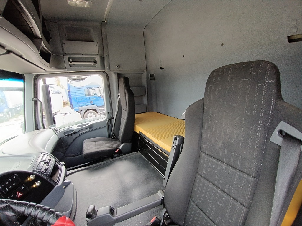 Тягач MERCEDES-BENZ Actros 1844 LS: фото 11 Тягач MERCEDES-BENZ Actros 1844 LS: фото 11