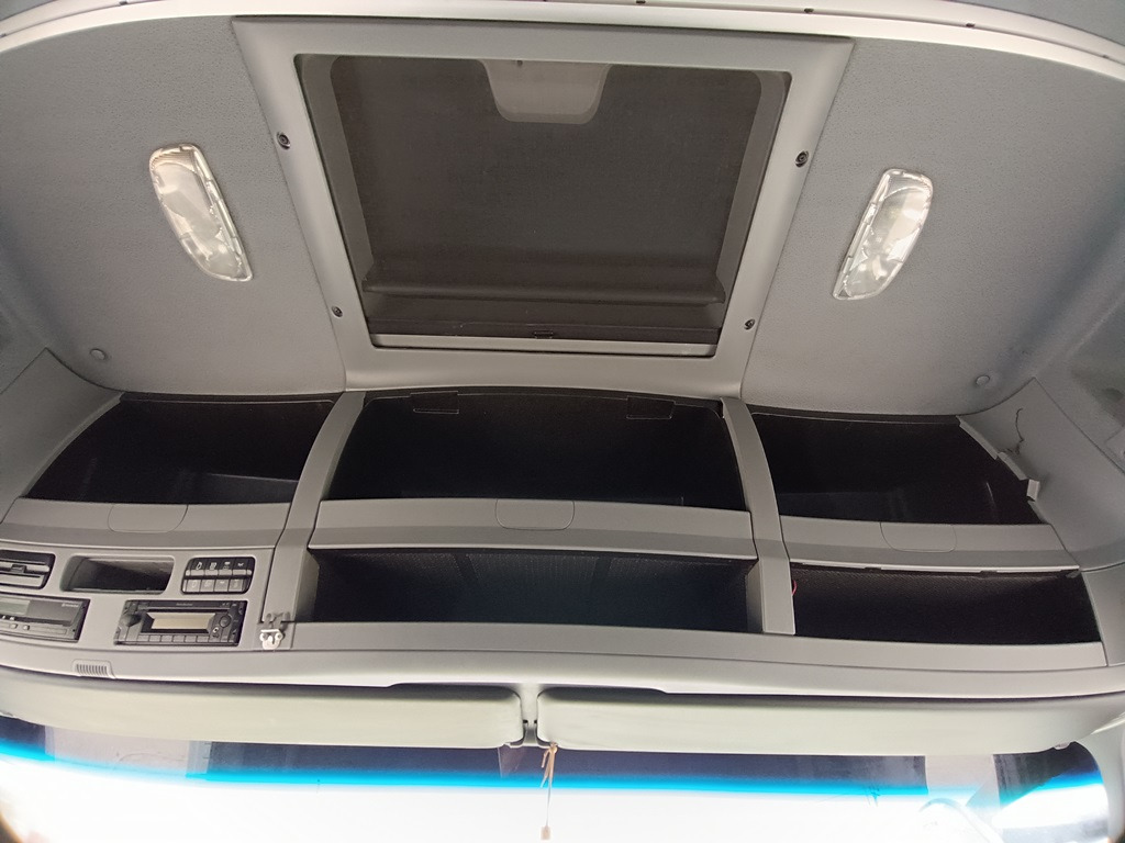 Тягач MERCEDES-BENZ Actros 1844 LS: фото 15 Тягач MERCEDES-BENZ Actros 1844 LS: фото 15