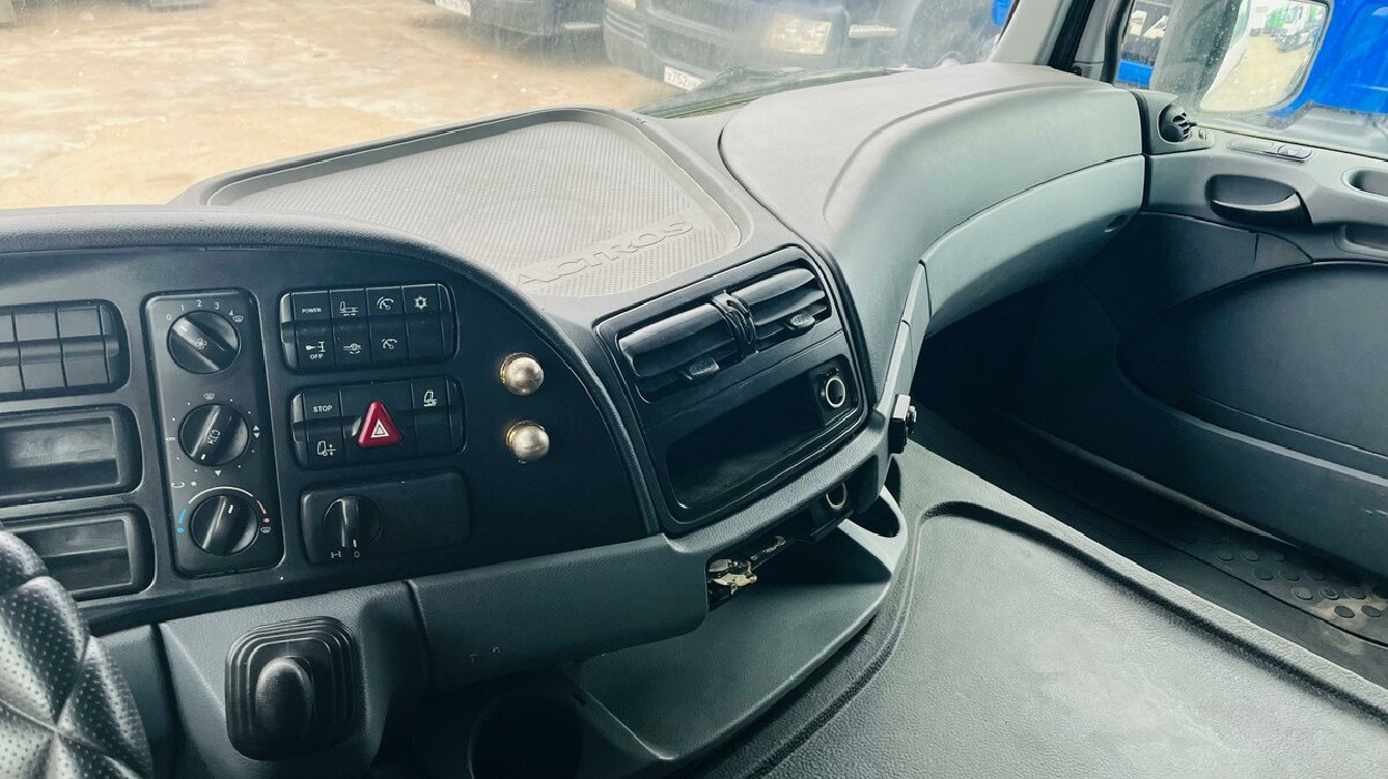 Тягач MERCEDES-BENZ Actros 1844 LS: фото 10