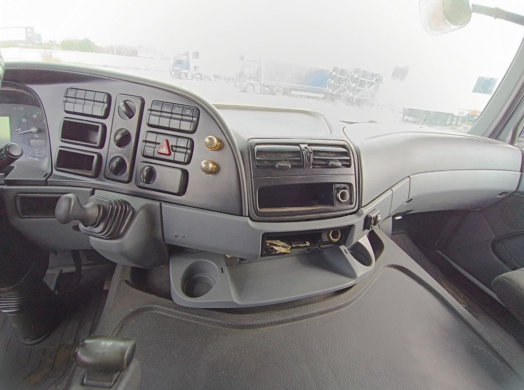 Тягач MERCEDES-BENZ Actros 1844 LS: фото 10 Тягач MERCEDES-BENZ Actros 1844 LS: фото 10