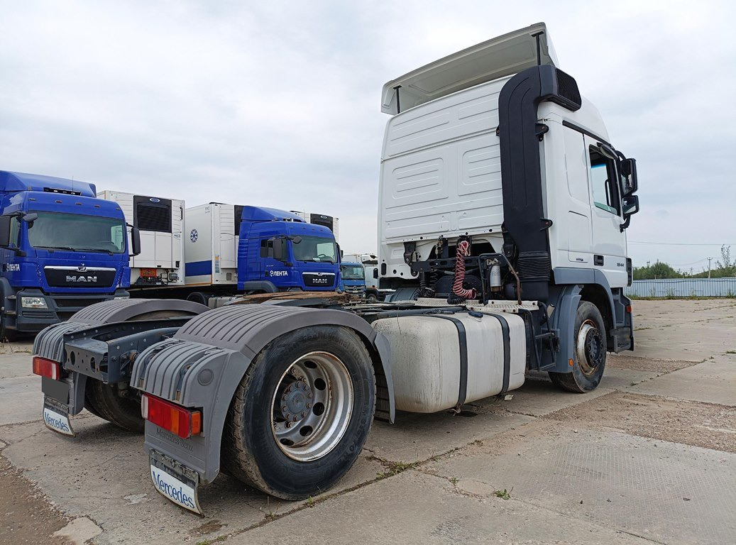 Тягач MERCEDES-BENZ Actros 1844 LS: фото 7 Тягач MERCEDES-BENZ Actros 1844 LS: фото 7