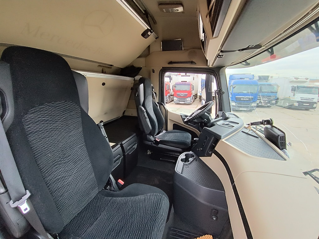 Тягач MERCEDES-BENZ Actros 1845 LS: фото 17