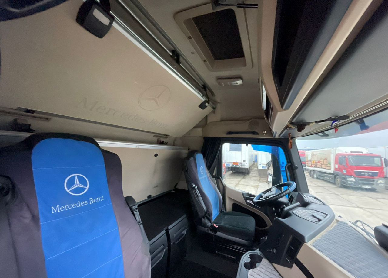 Тягач Mercedes-Benz Actros: фото 12