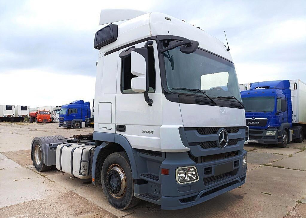 Mercedes-Benz Actros - Тягач: фото 1 Mercedes-Benz Actros - Тягач: фото 1