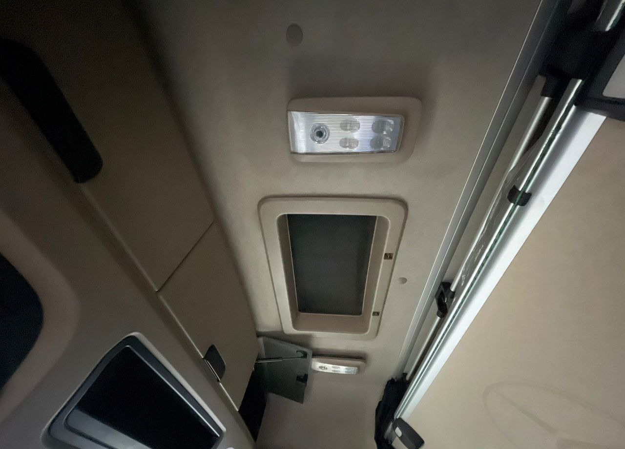 Тягач Mercedes-Benz Actros: фото 11